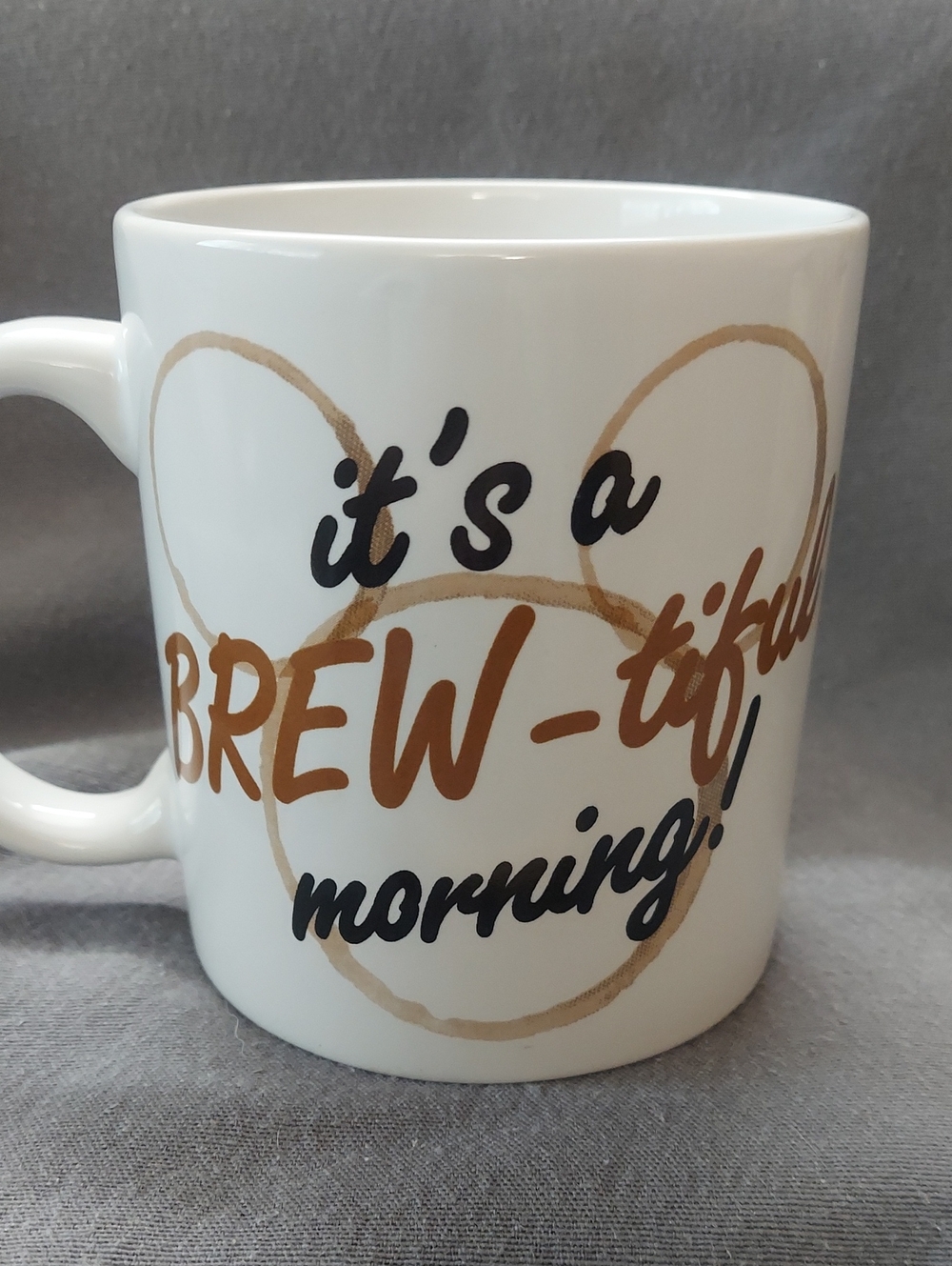 Disney Mickey Mouse "It's a Brew-Tiful Morning" 20-ounce ceramic Mug Cup Coffee